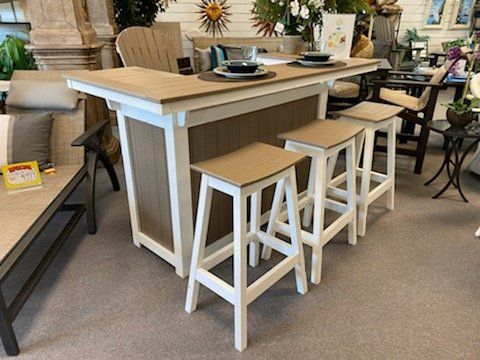 Magnolia Seating 16