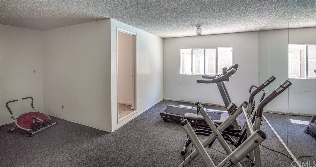 1339 N Columbus Ave-16