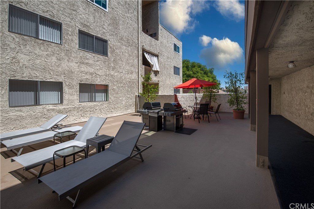 1339 N Columbus Ave-18