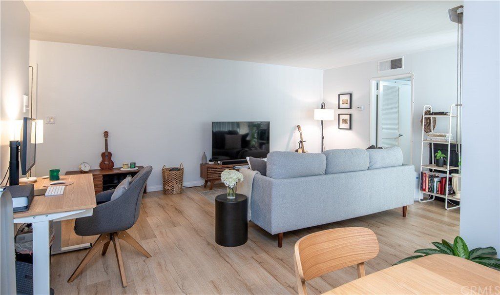 1339 N Columbus Ave-5