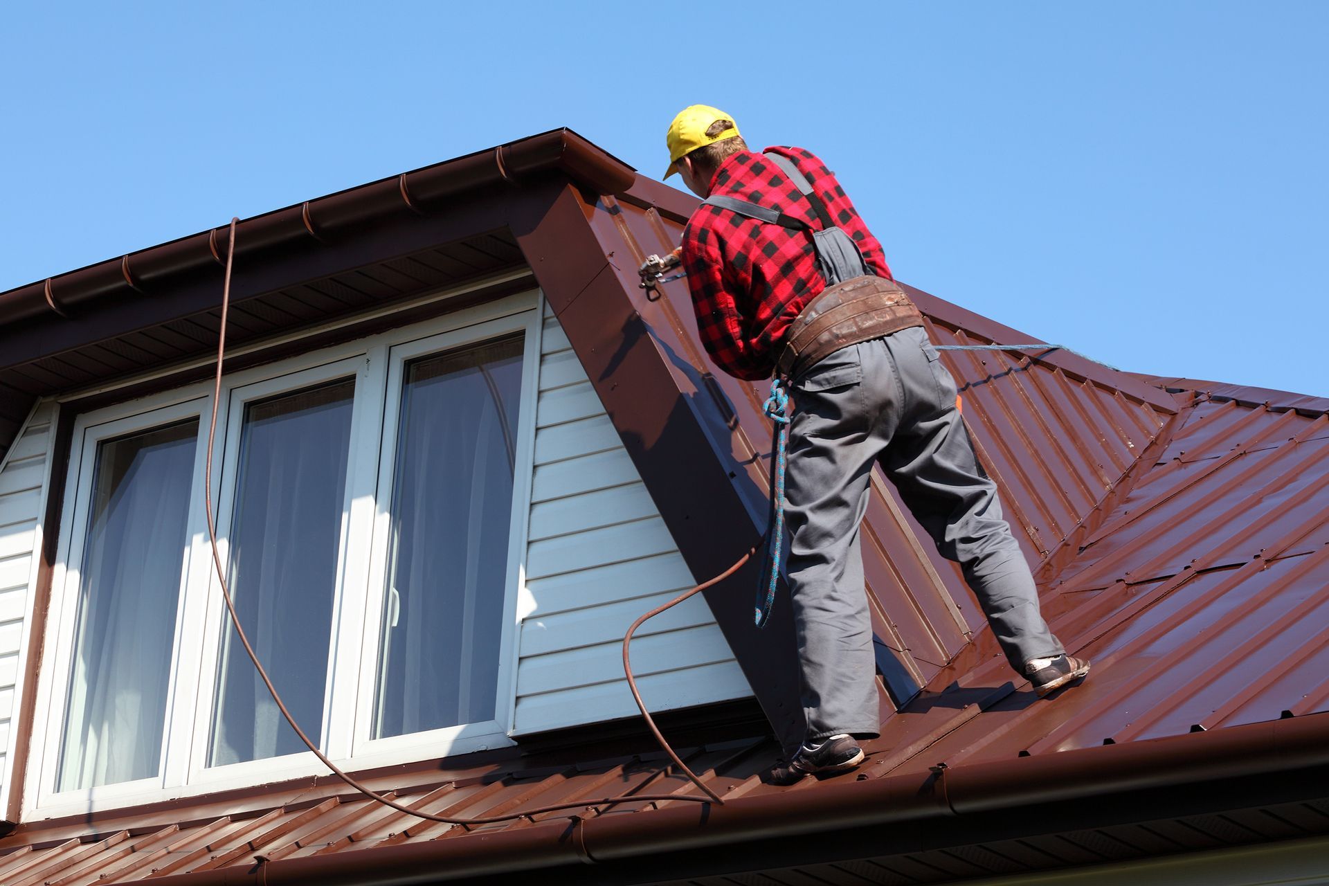 Spraying Roof Coating