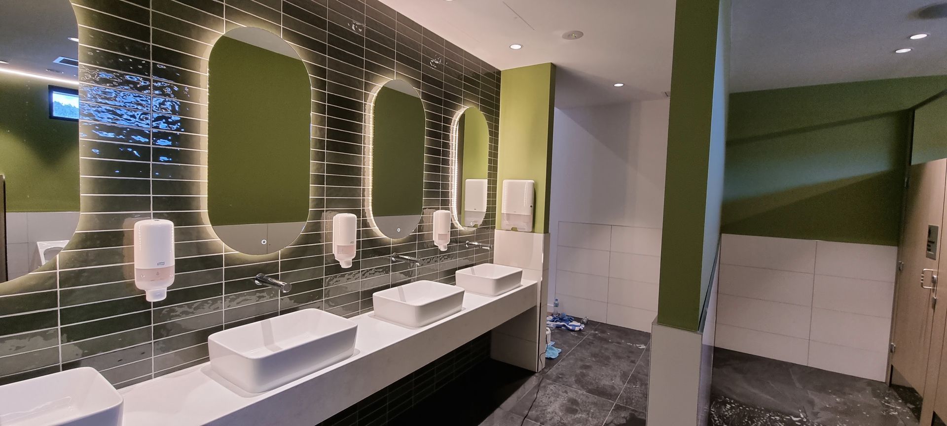 Clean Bathrooms — Kristal Kleen Services in Jubilee Pocket, QLD