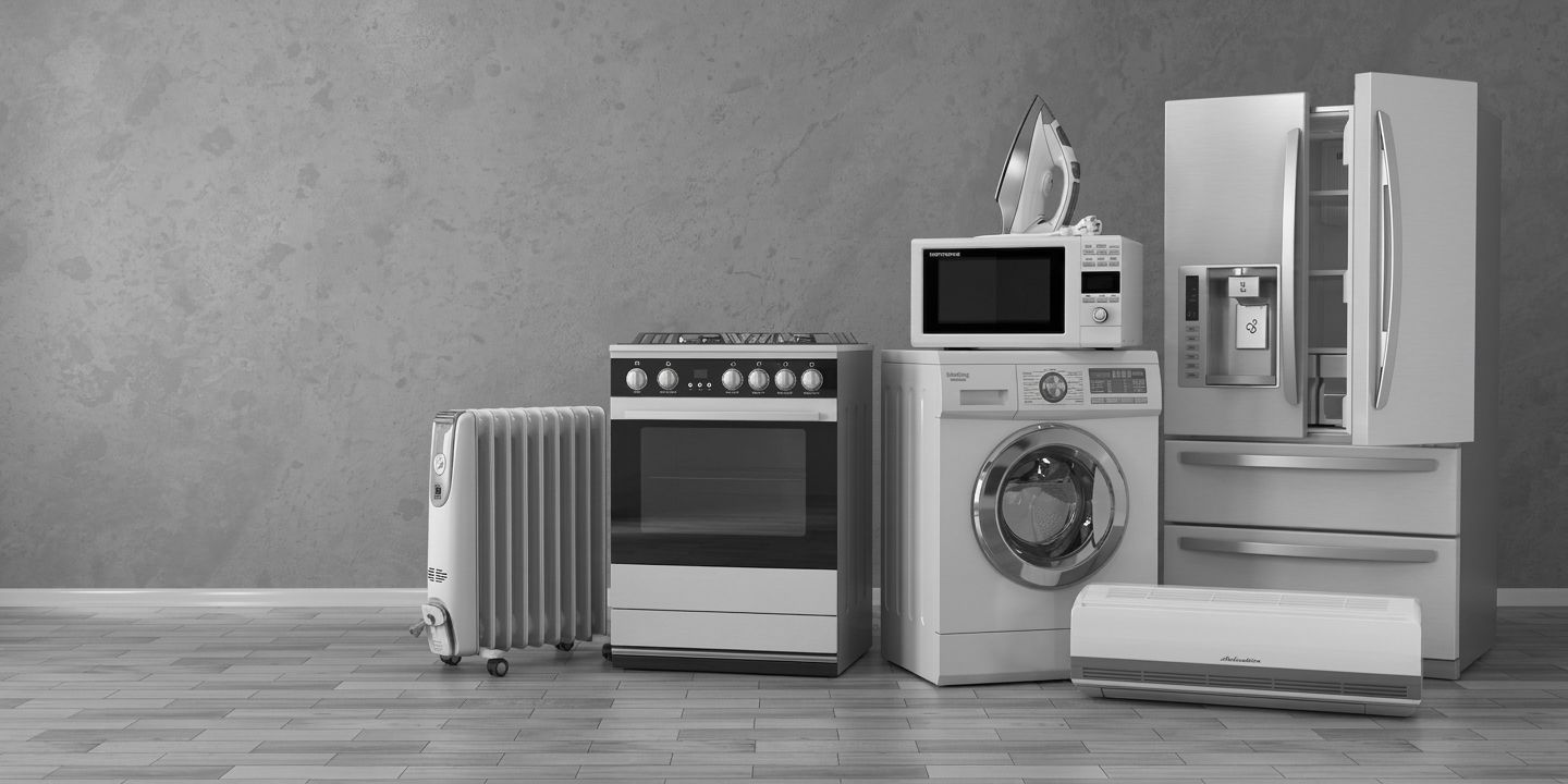Appareils de cuisine disposés en rangée : radiateur, cuisinière, lave-linge, micro-ondes, évier, réfrigérateur et lave-vaisselle.