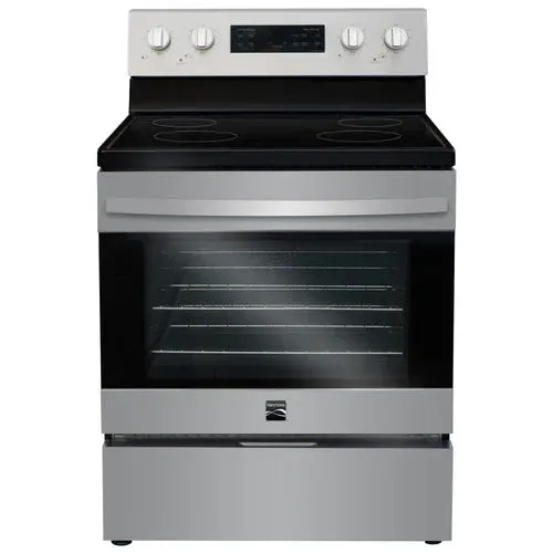 Cuisinière électrique Kenmore en acier inoxydable avec plaque de cuisson et porte de four en verre noir, vue de face.