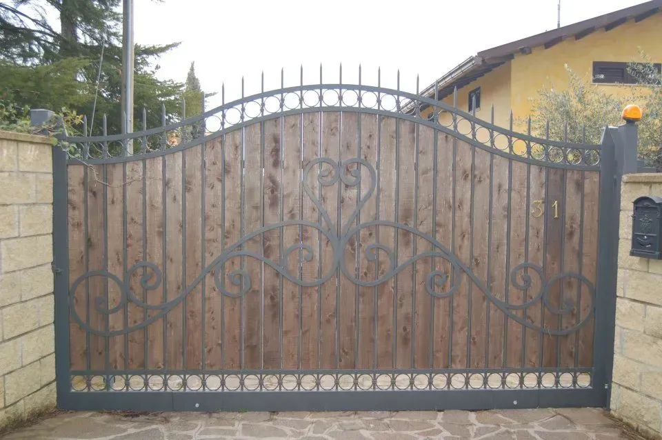 Cancello carrabile in ferro battuto
