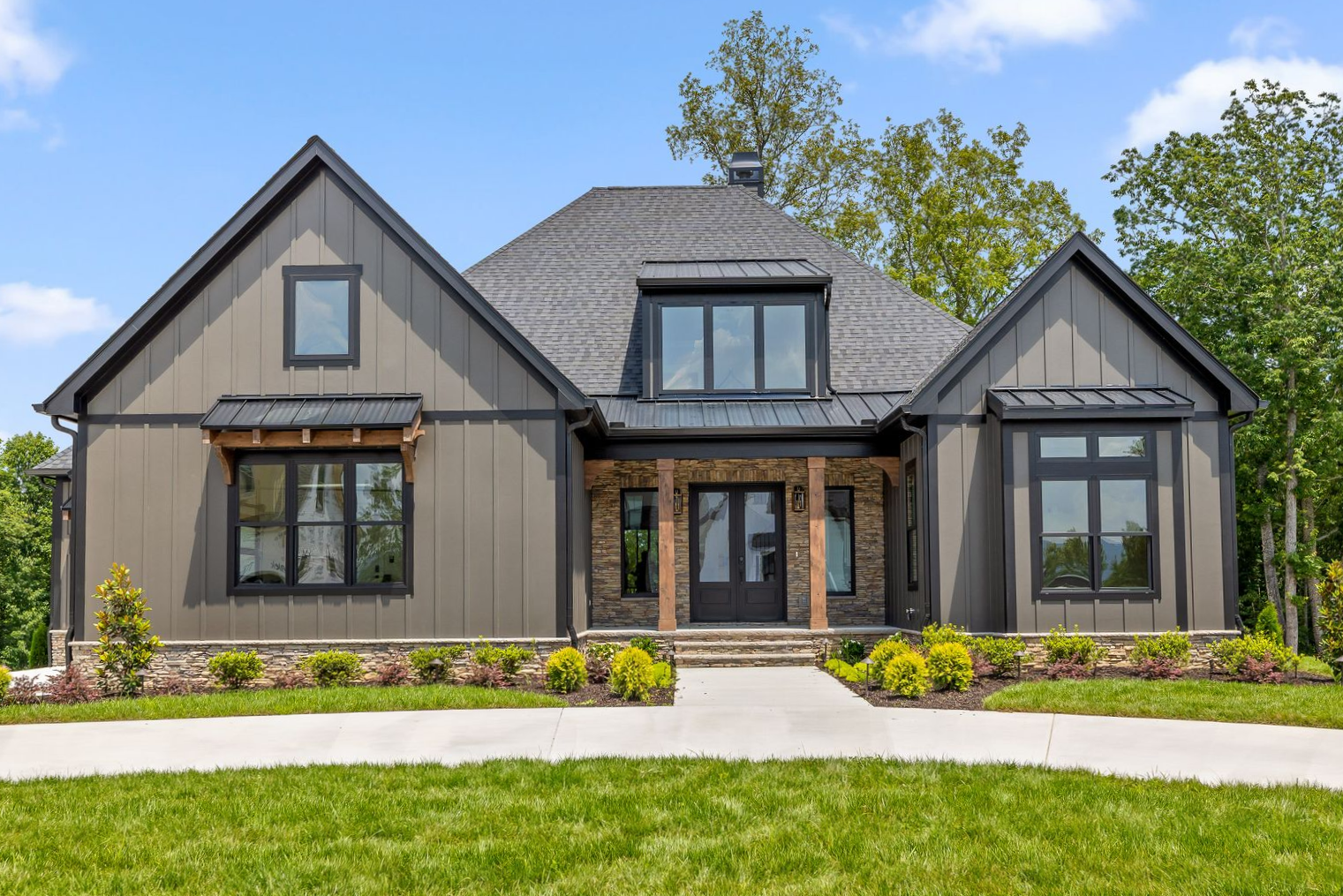 A custom home built by Nu-Era Construction in Serenity Cove in Soddy Daisy, TN