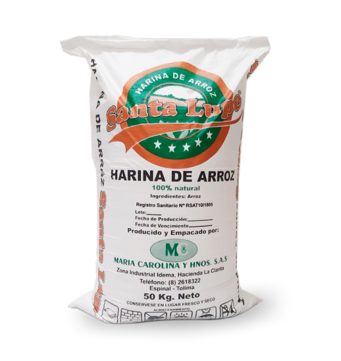 Bolsa de harina de arroz Santa Lucía, blanca con detalles verdes y naranjas. Contiene 50 kg.