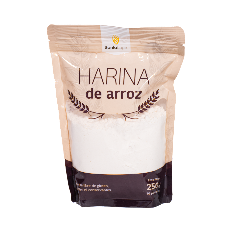 Bolsa de harina de arroz, empaque de color canela y marrón, polvo blanco visible, etiqueta 