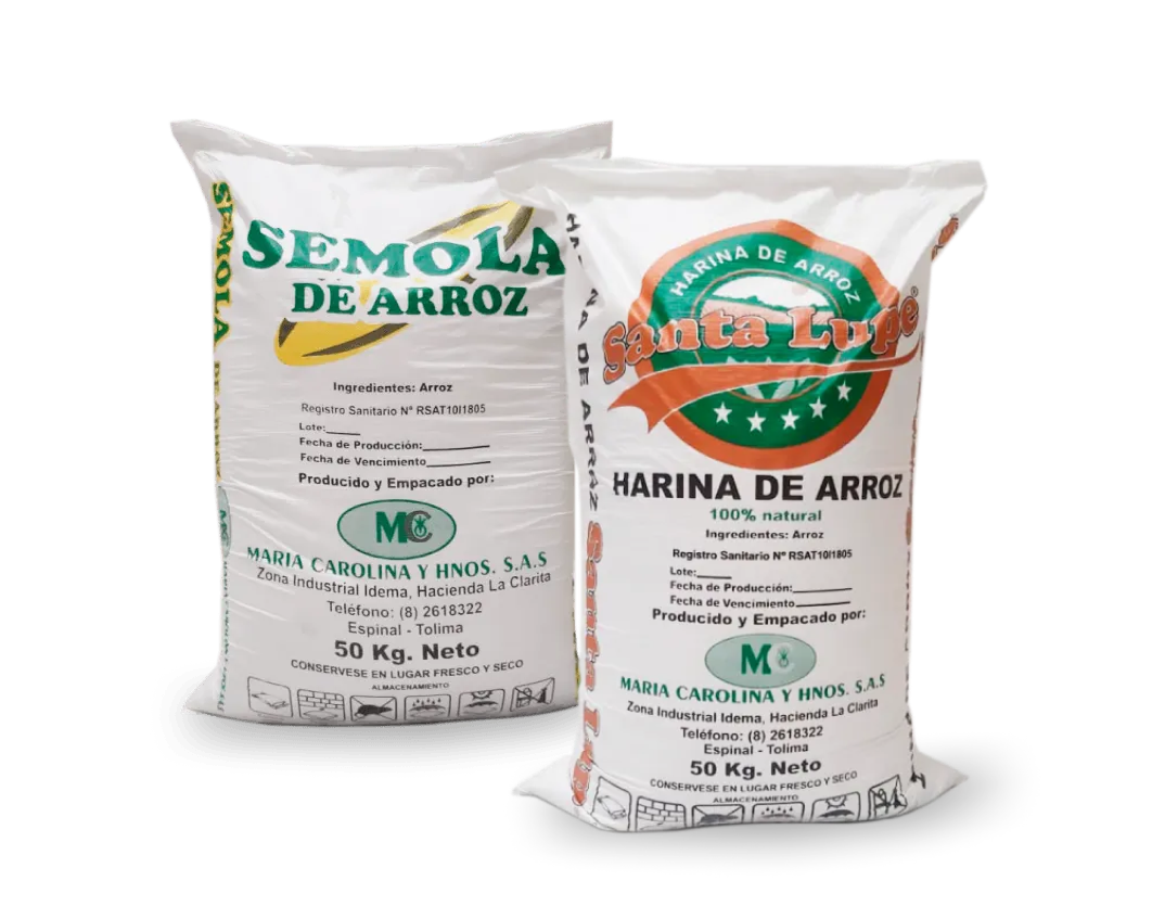 Dos bolsas blancas de harina de arroz y sémola.