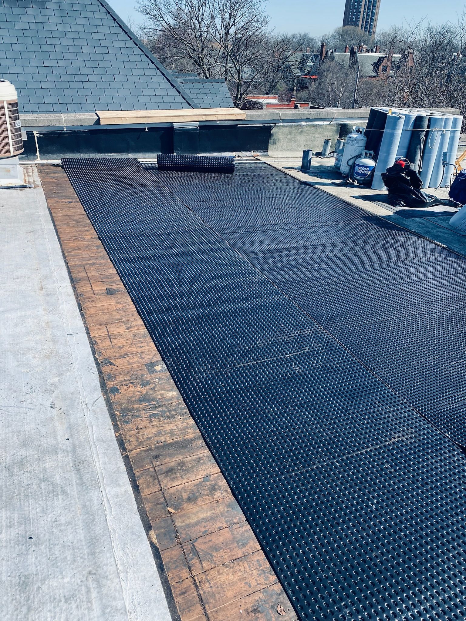 Rooftop covered with dimple board
