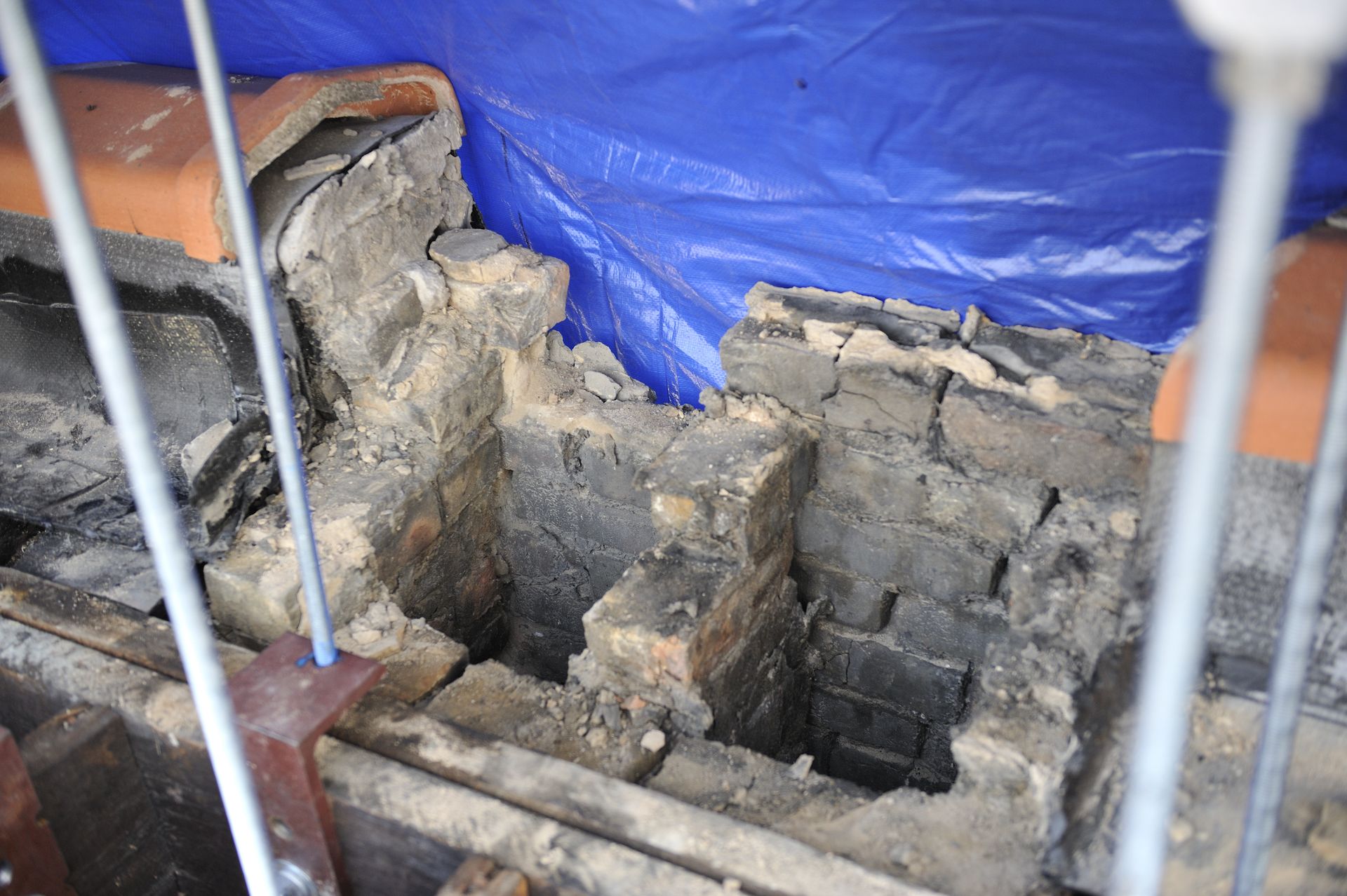 Restoration of historic common brick building in Old Town, Chicago
