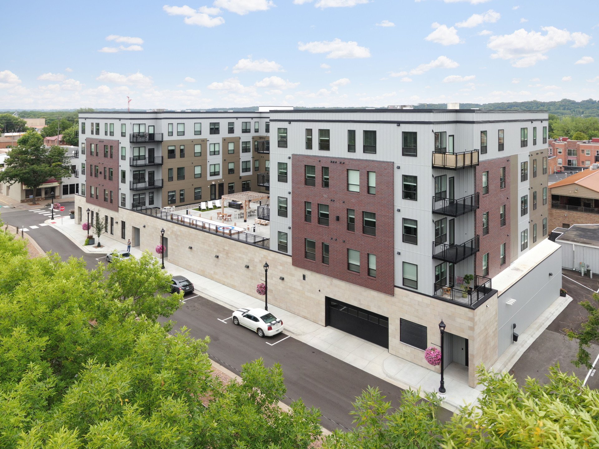 The DECO Luxury Apartments in Shakopee, MN