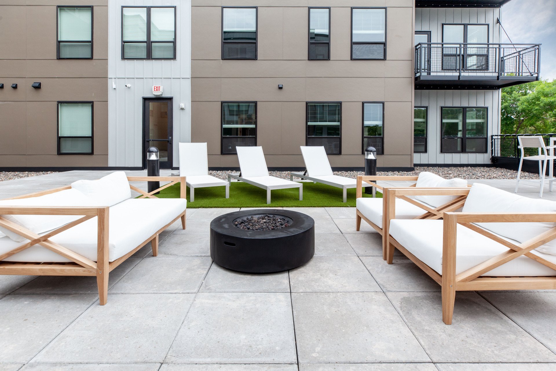 The DECO Luxury Apartments in Shakopee, MN