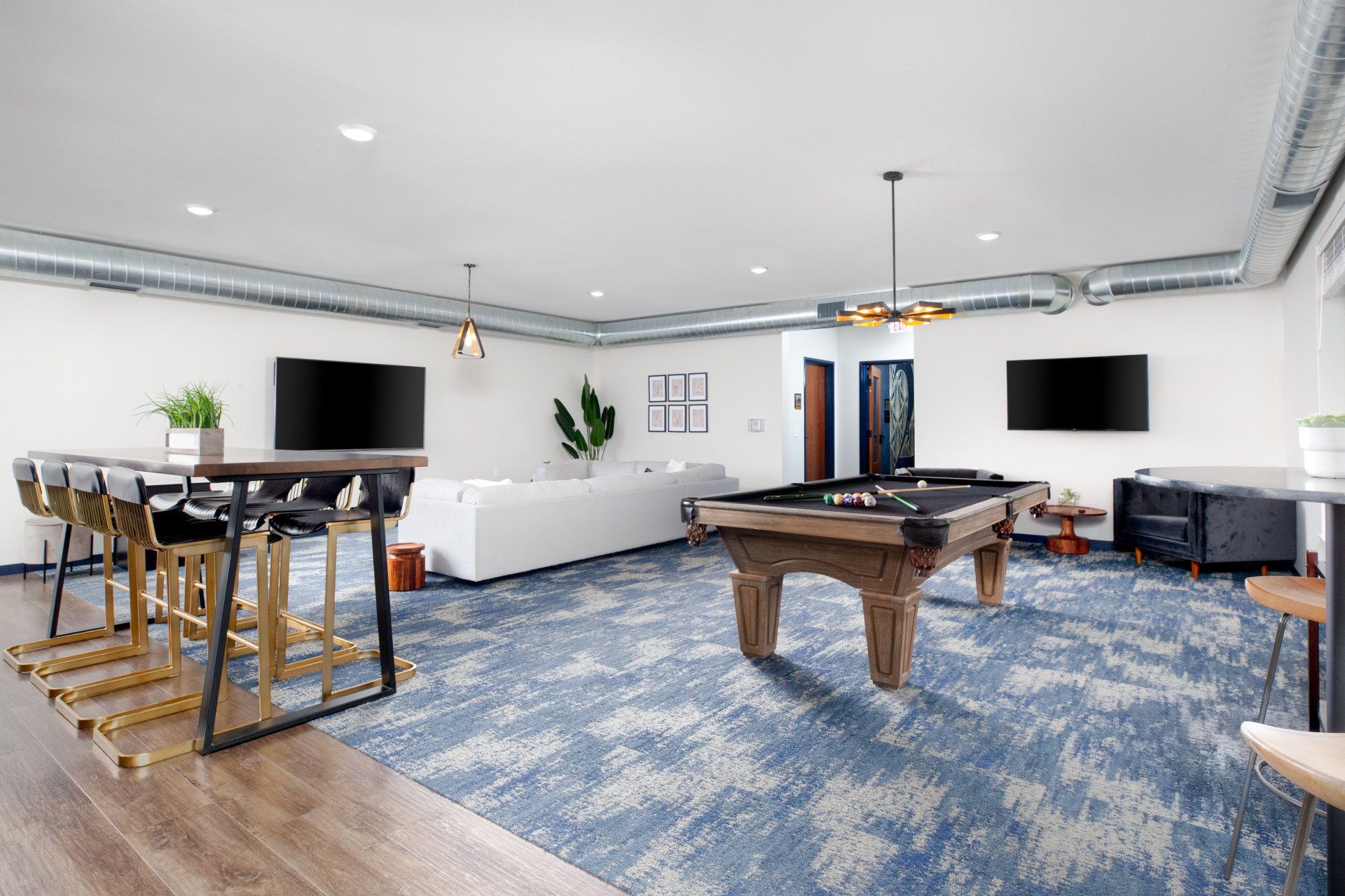 The DECO Luxury Apartments in Shakopee, MN