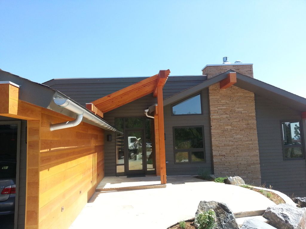 One Story House With Gutter