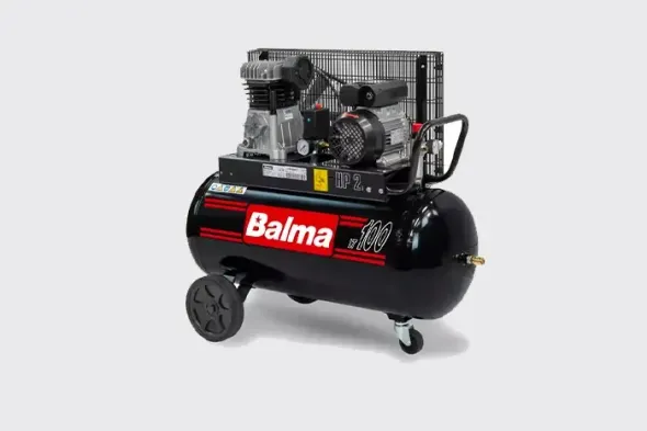 Compressore d'aria Balma nero con dettagli rossi su sfondo bianco.
