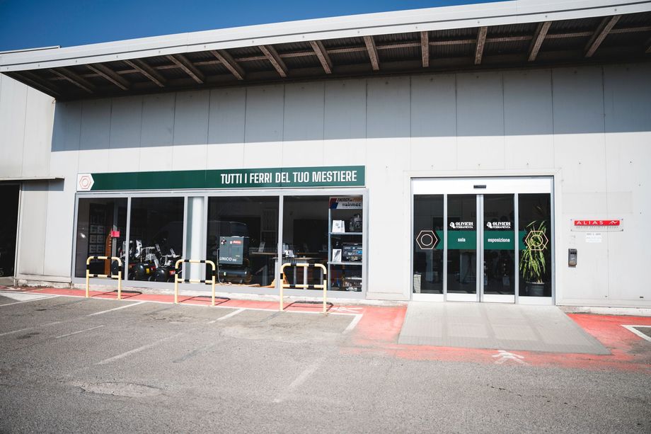 Consulenza professionale in ferramenta Olivieri