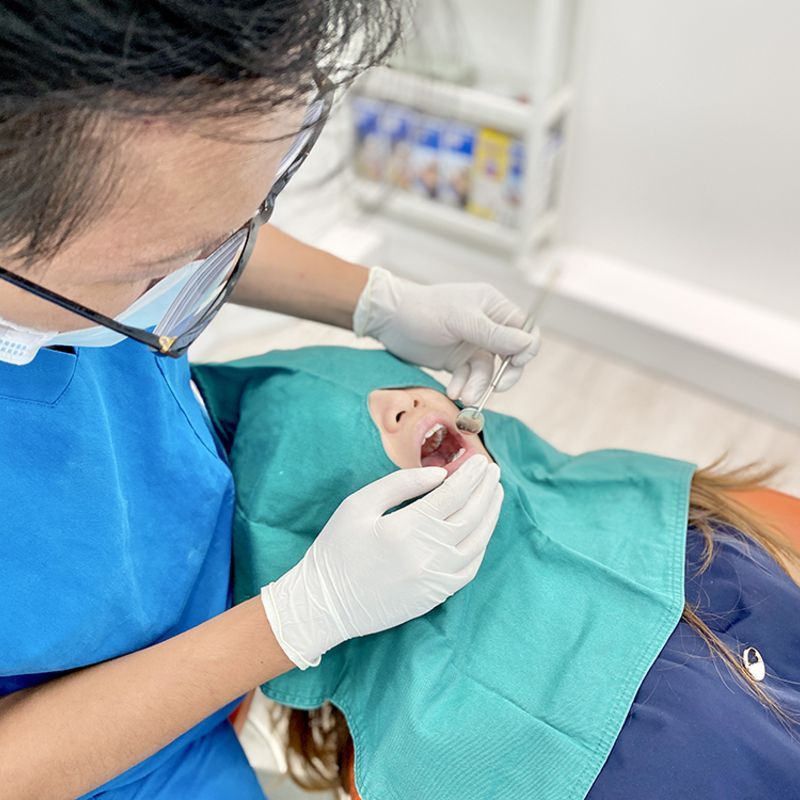 Dentist