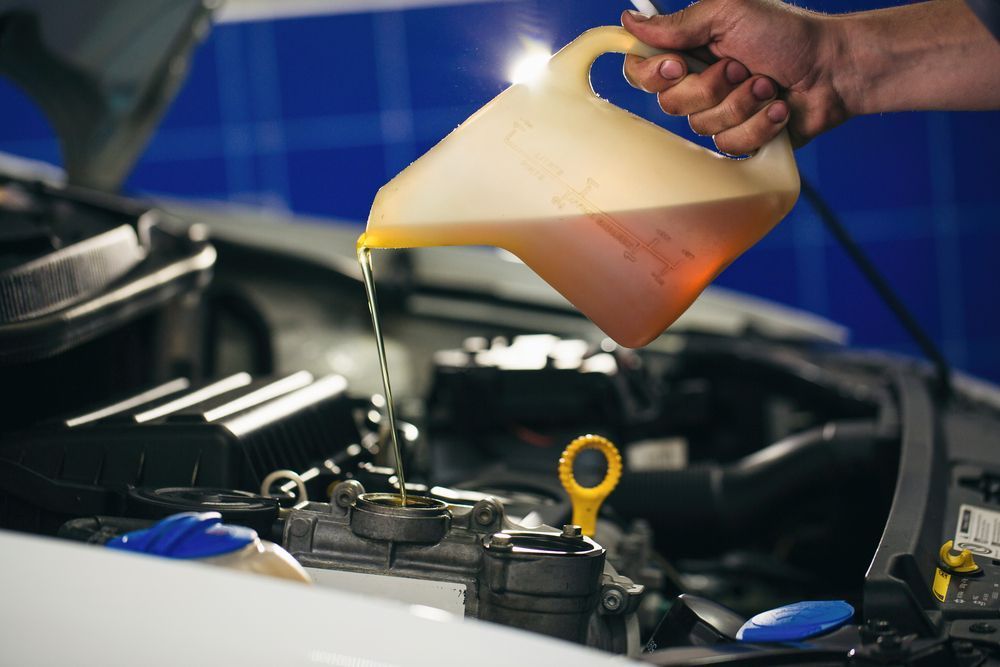 Changing Engine Oil — Mechanics in Ballarat