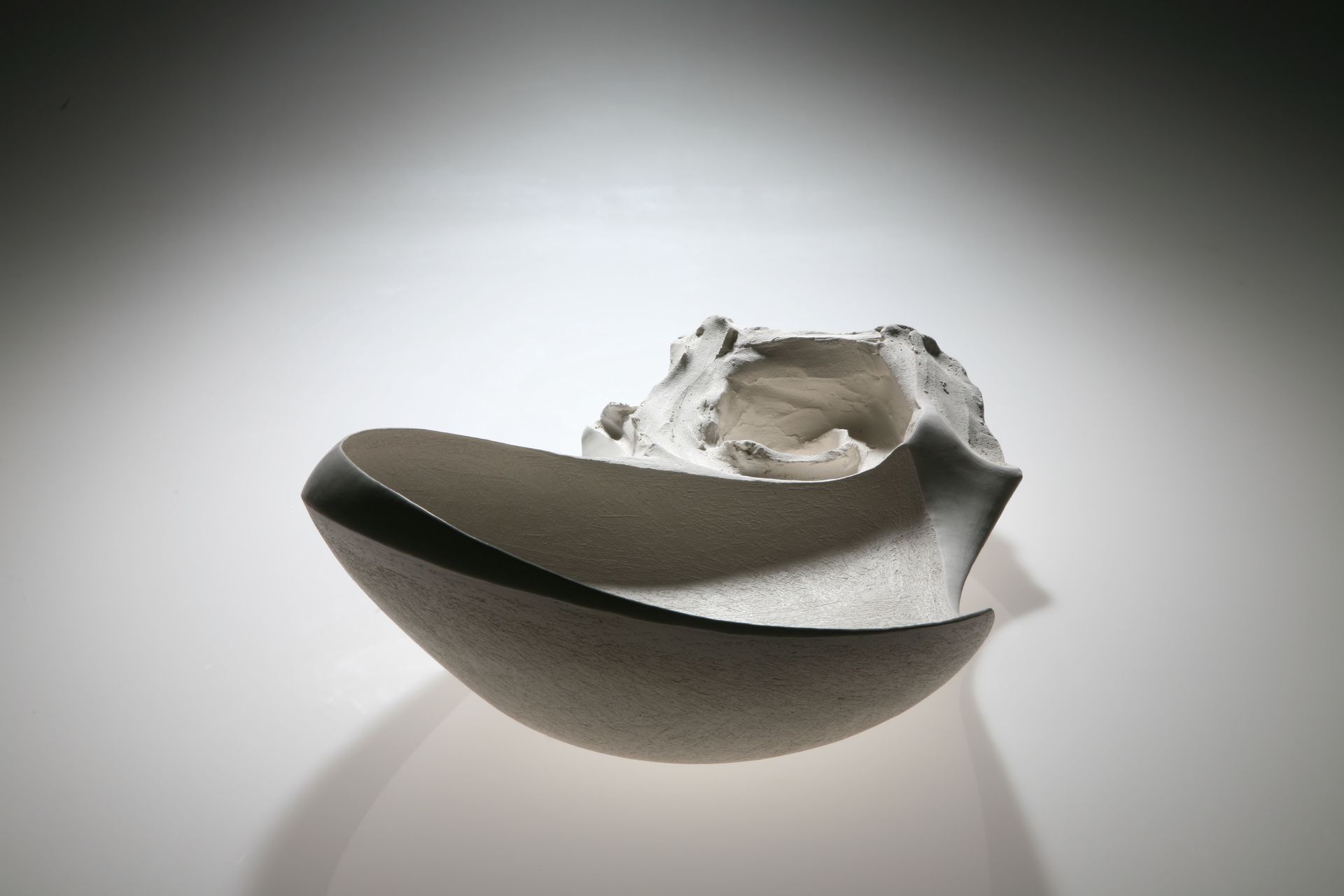 Annika Berglund, Cradling III, white clay, 38x24x14cm