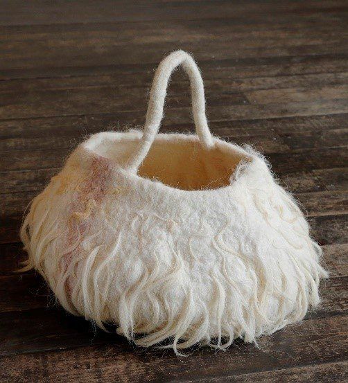 Leiko Uchiyama, Large Basket, single handle, wool art, Olivier Cornet Gallery, Dublin