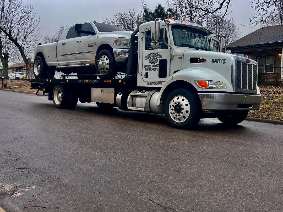 White Tow Truck — Oklahoma City, OK — Sergio’s Towing Service White Tow Truck — Oklahoma City, OK — Sergio’s Towing Service