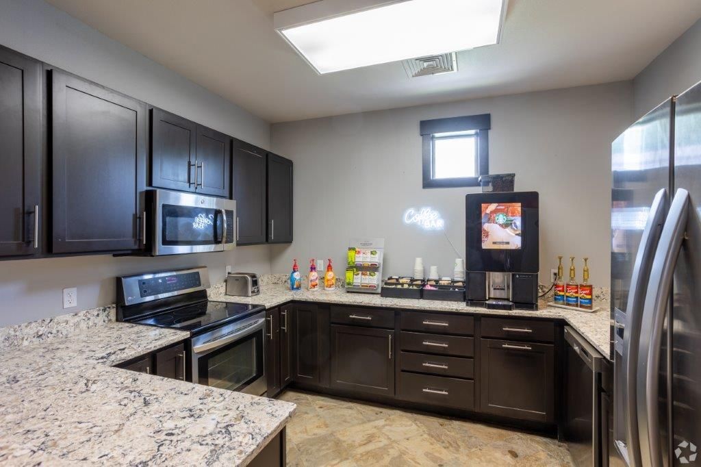 Student-friendly coffee and refreshment bar in off-campus housing