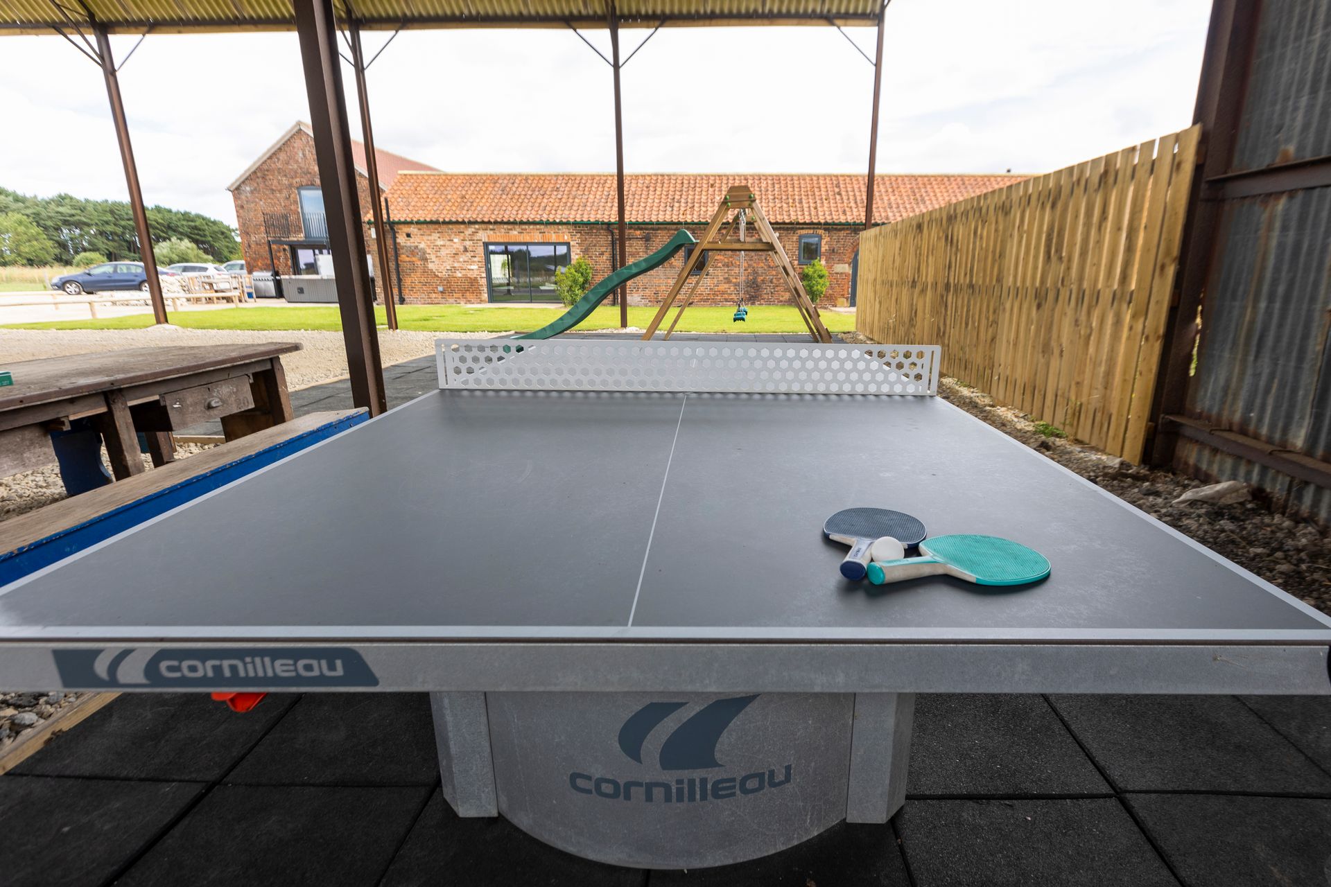 Outdoor table tennis