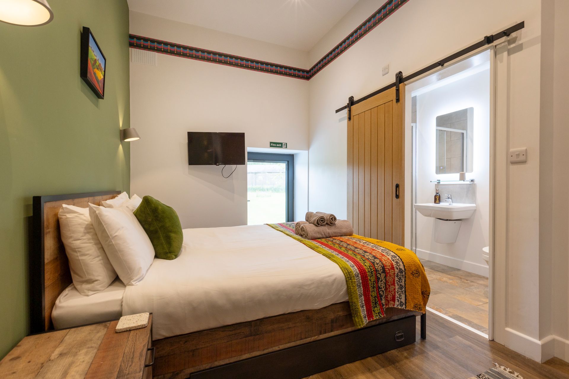 Bedroom with ensuite