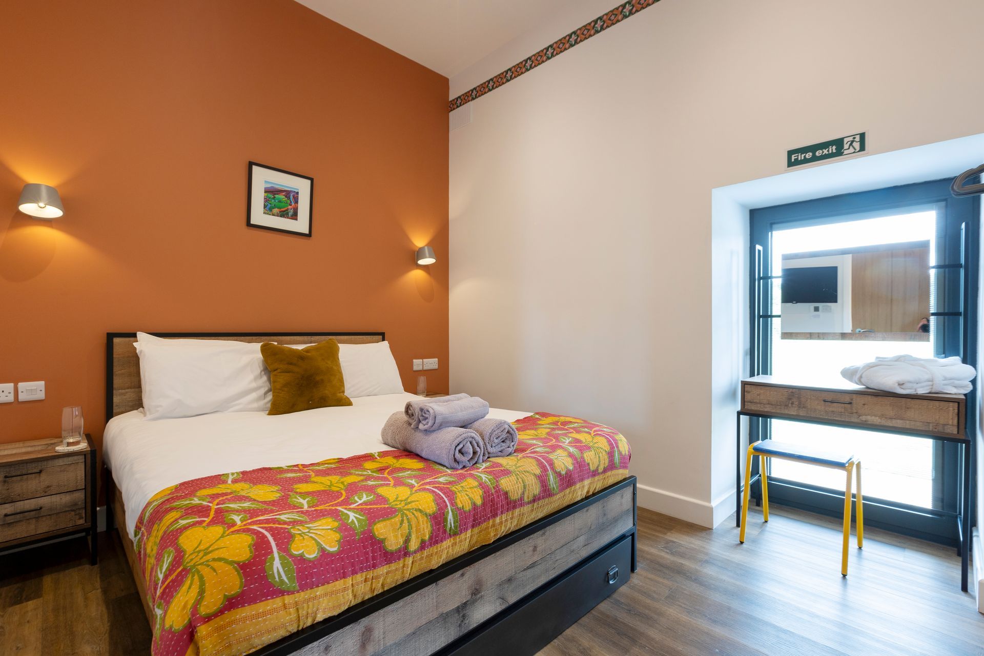 Bedroom with orange wall