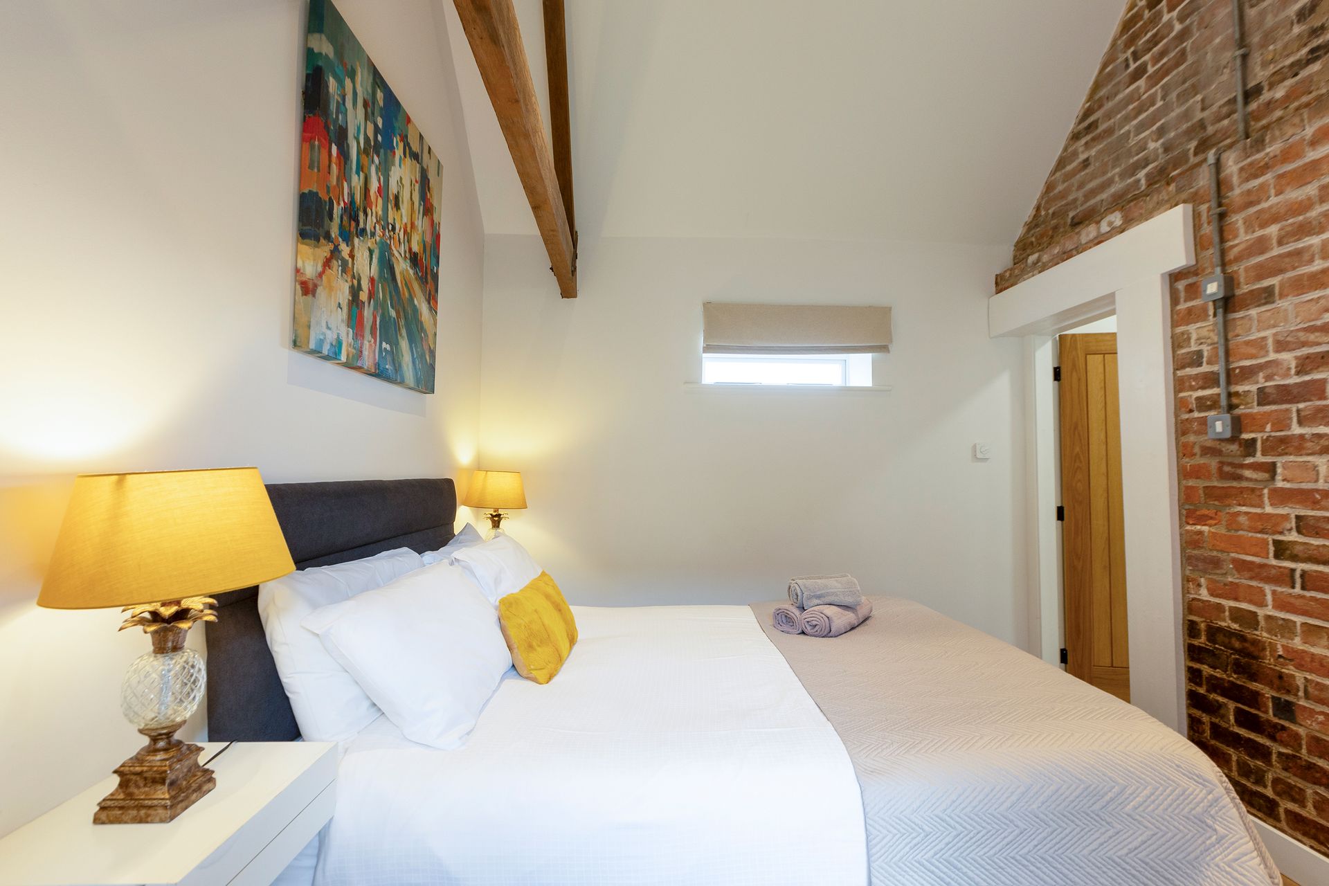 side profiling of a bedroom