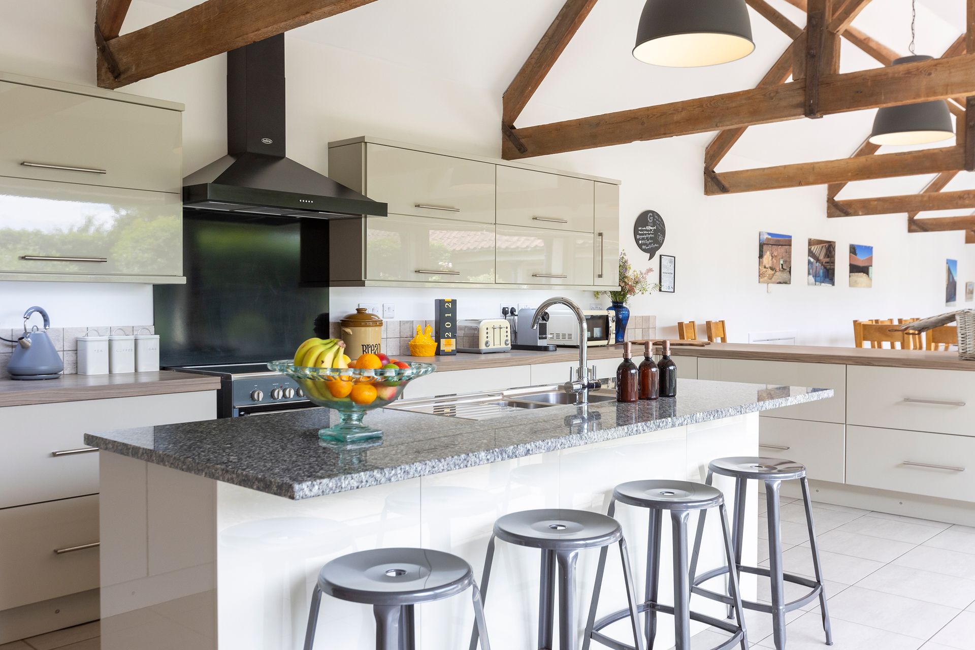 breakfast bar