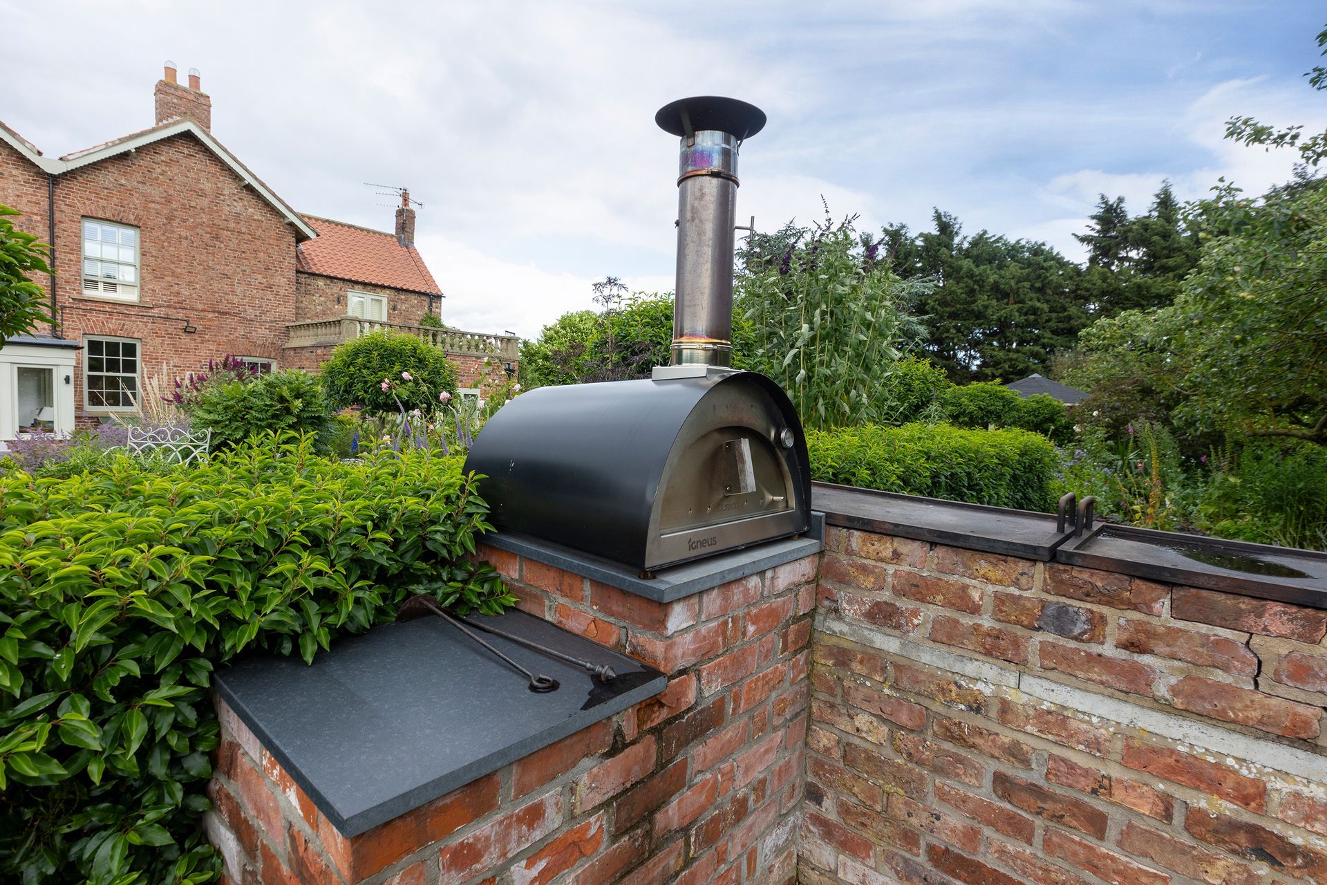 Pizza oven