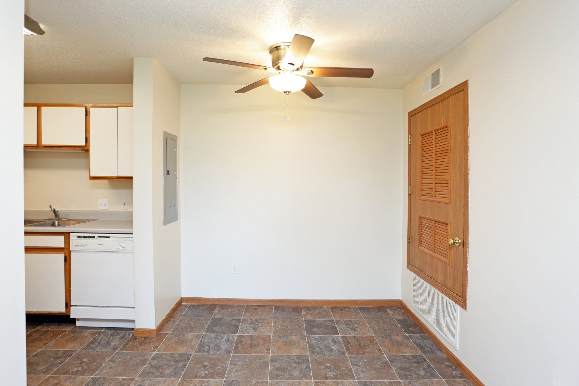 Living room and kitchen of Lynwood Apartment Homes