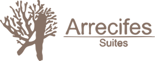 Logotipo de Arrecifes Suites: icono de árbol estilizado marrón junto al texto.