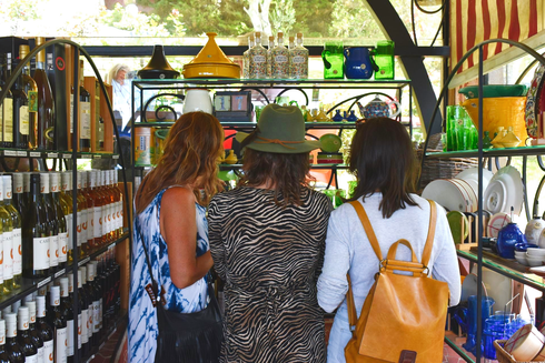 Women shopping in the gift store at Casita Miro.