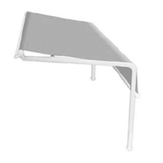 Tenda da sole bianca per finestra con tessuto grigio e struttura di supporto in metallo.