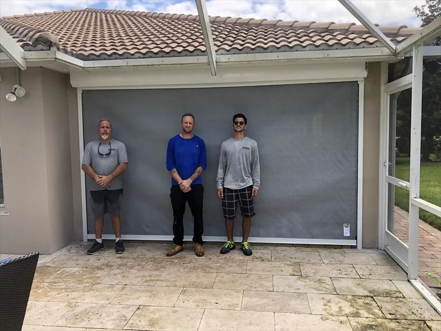 Store Construction Men — Naples, FL — ABC Screen