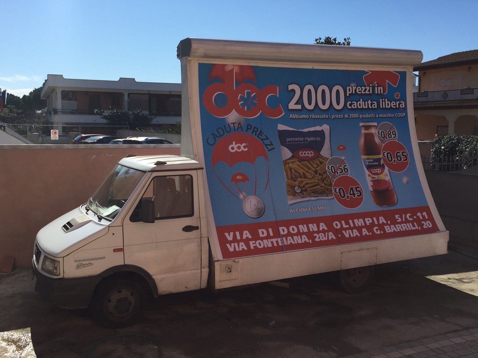 camion vela a noleggio per servizi promozionali