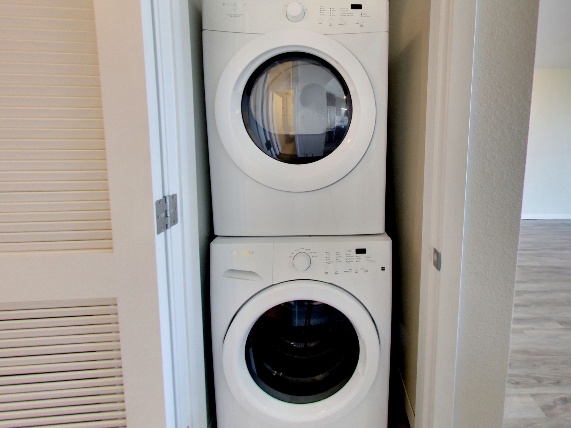 Washer Dryer in Unit