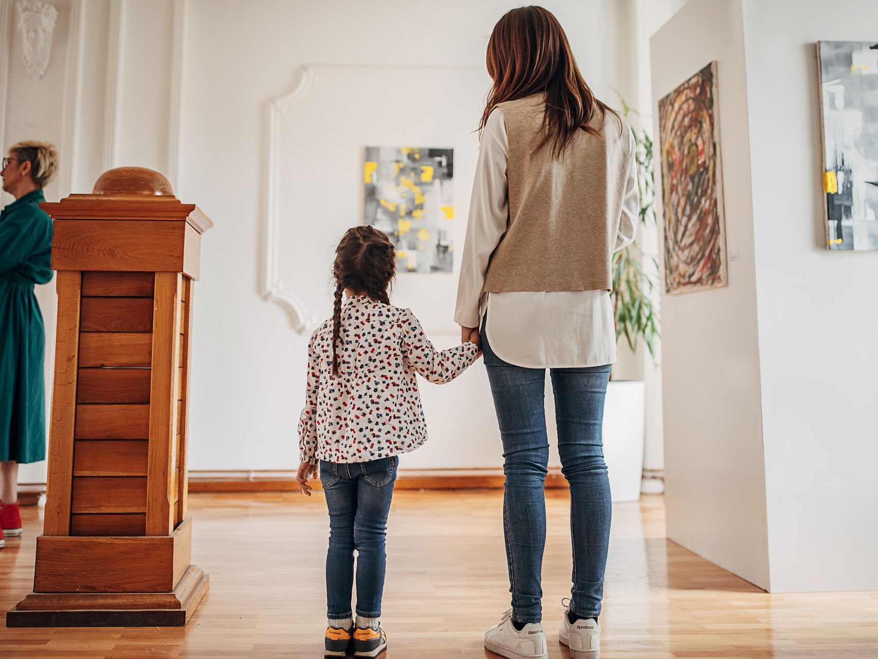 mom and daughter at art museum