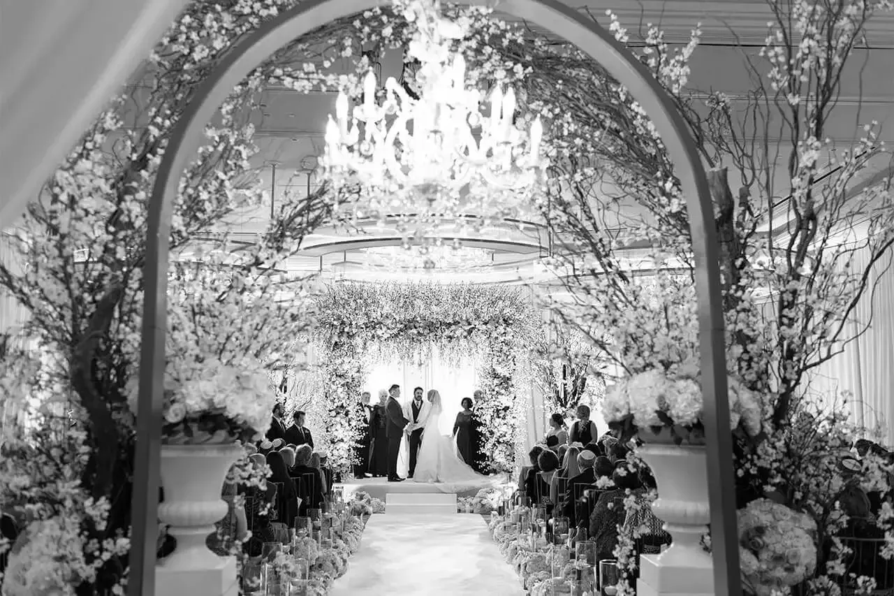 Elegant Las Vegas wedding venue with opulent décor and romantic lighting
