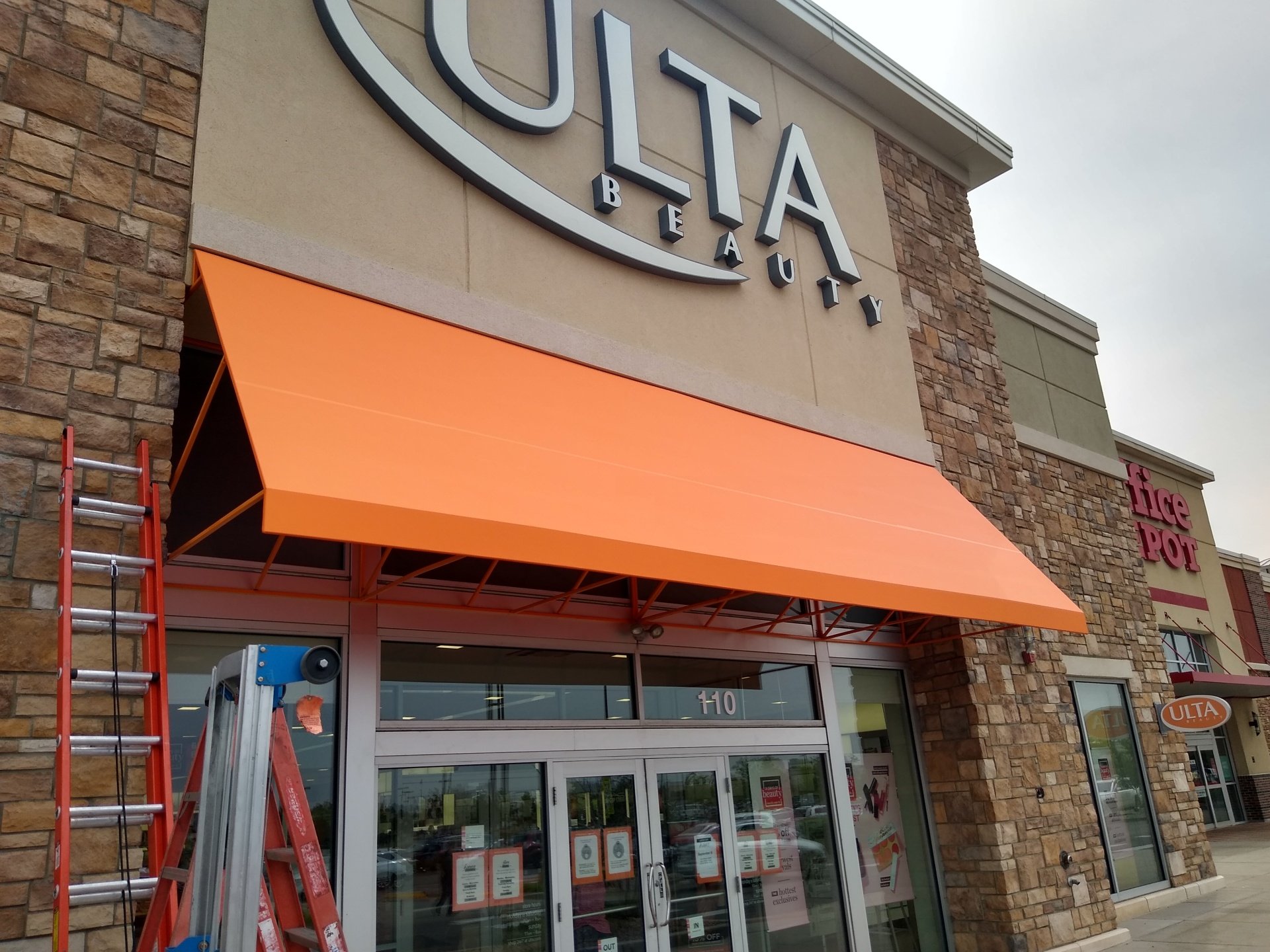 Retractable Awnings Colorado Springs, CO Out West Awning