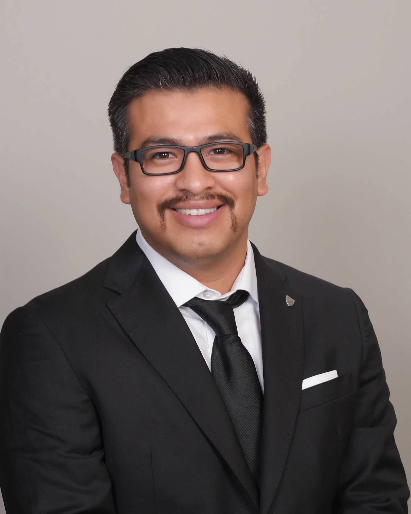 Dr. David Gallardo