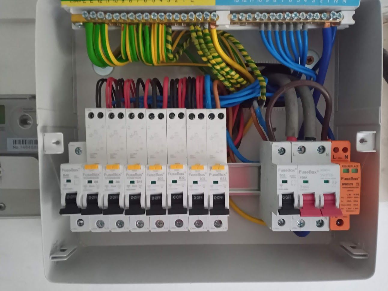 Fusebox consumer unit without cover