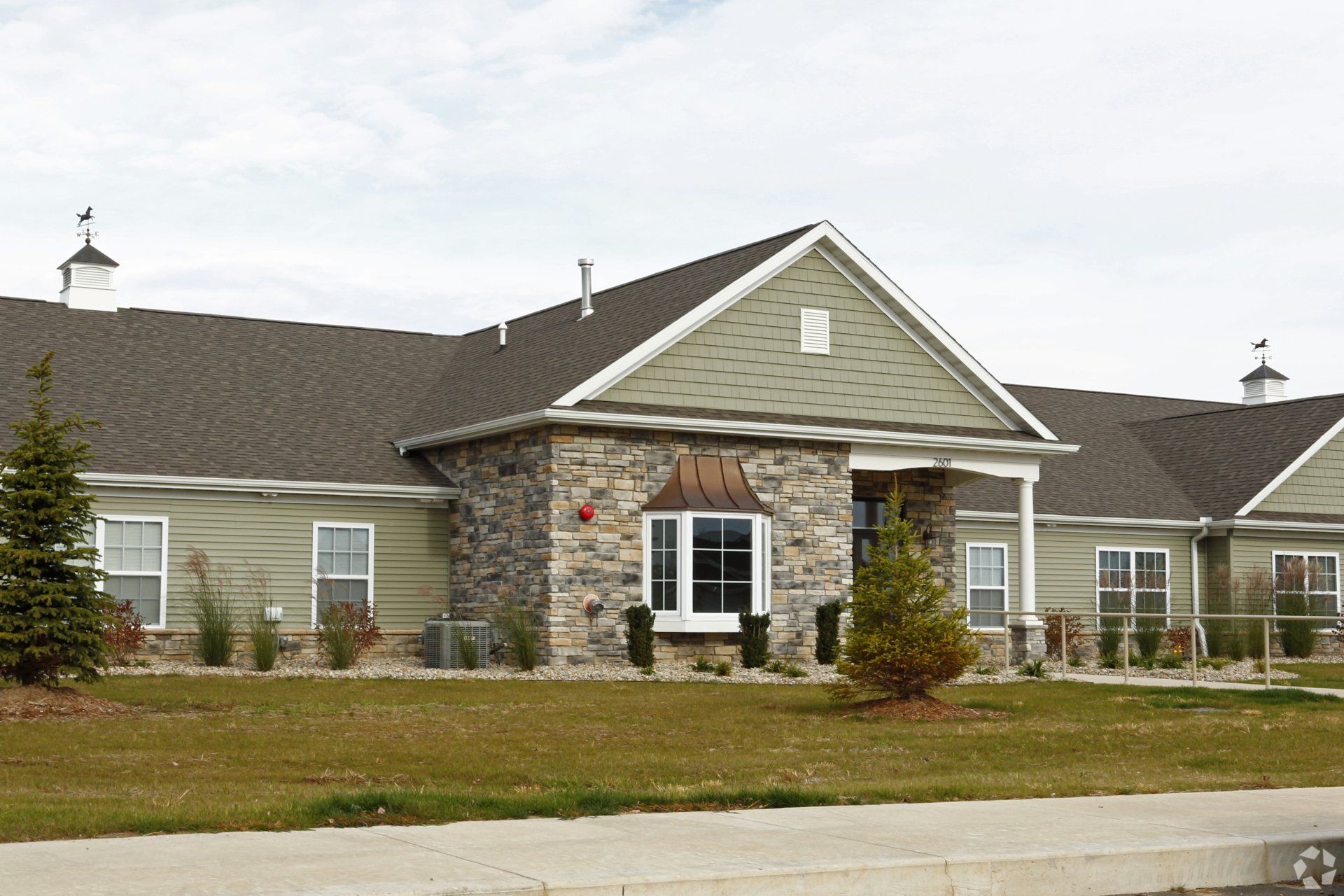 Tippe River Downs Exterior