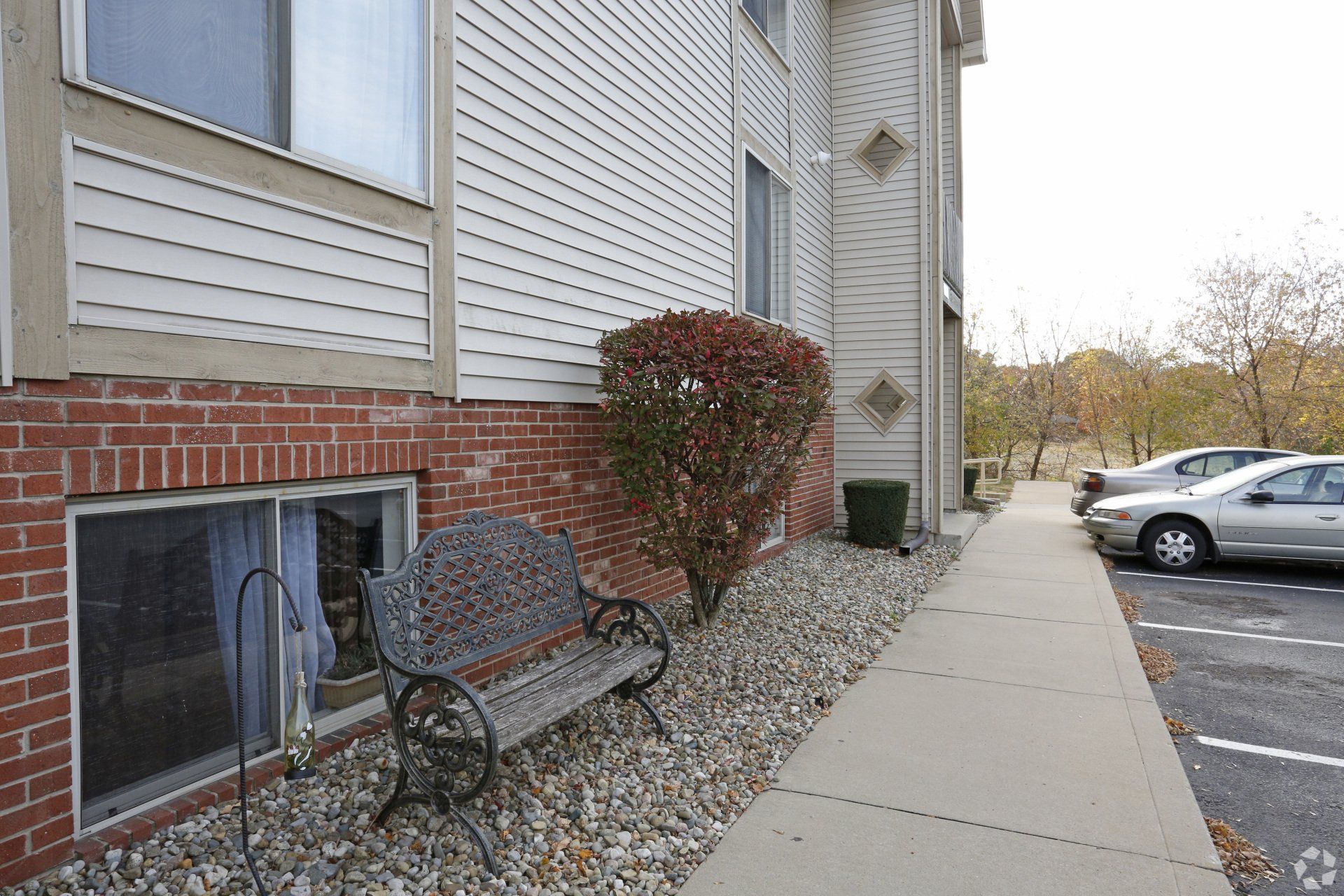 Lakeview Apts exterior