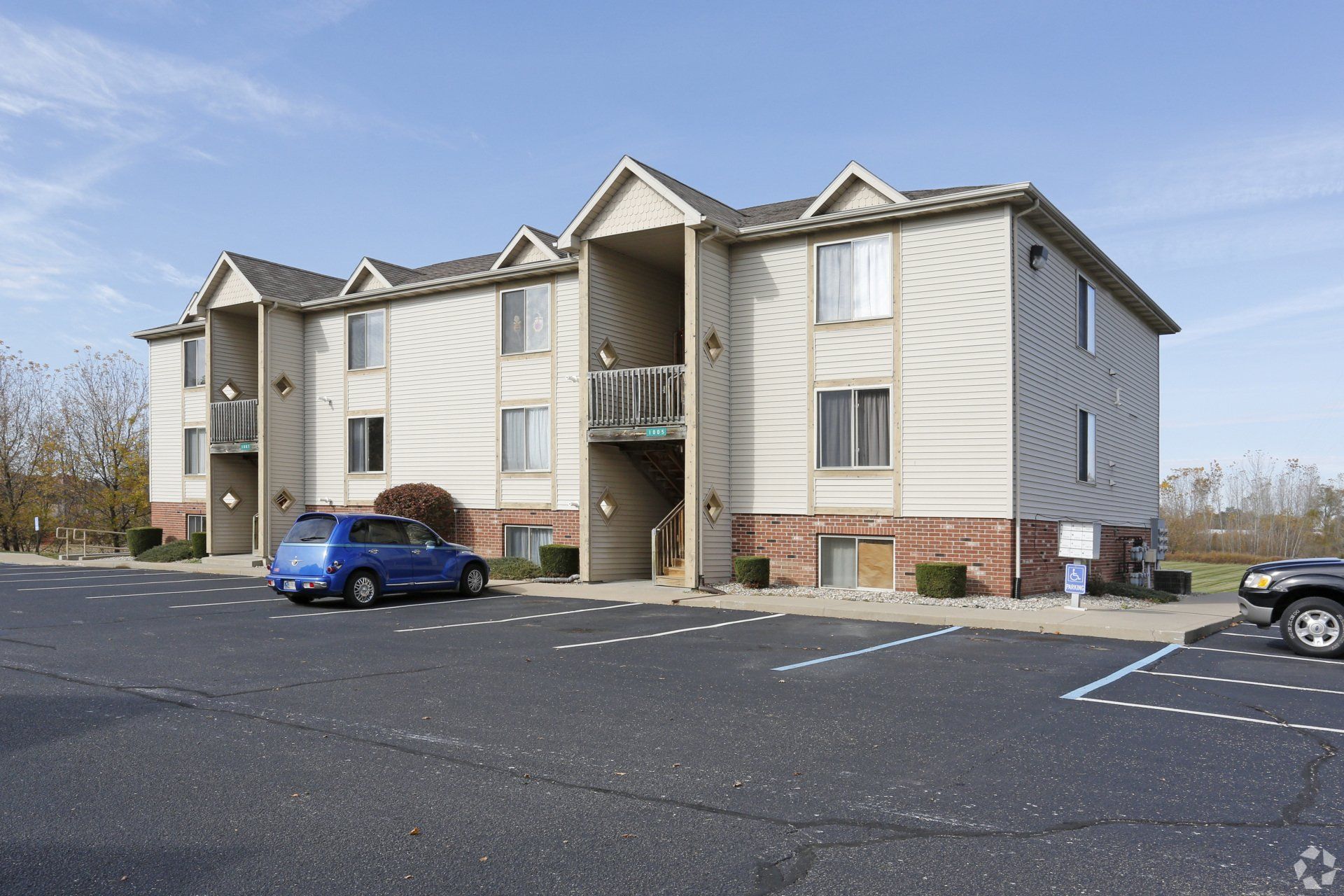 Lakeview Apts exterior