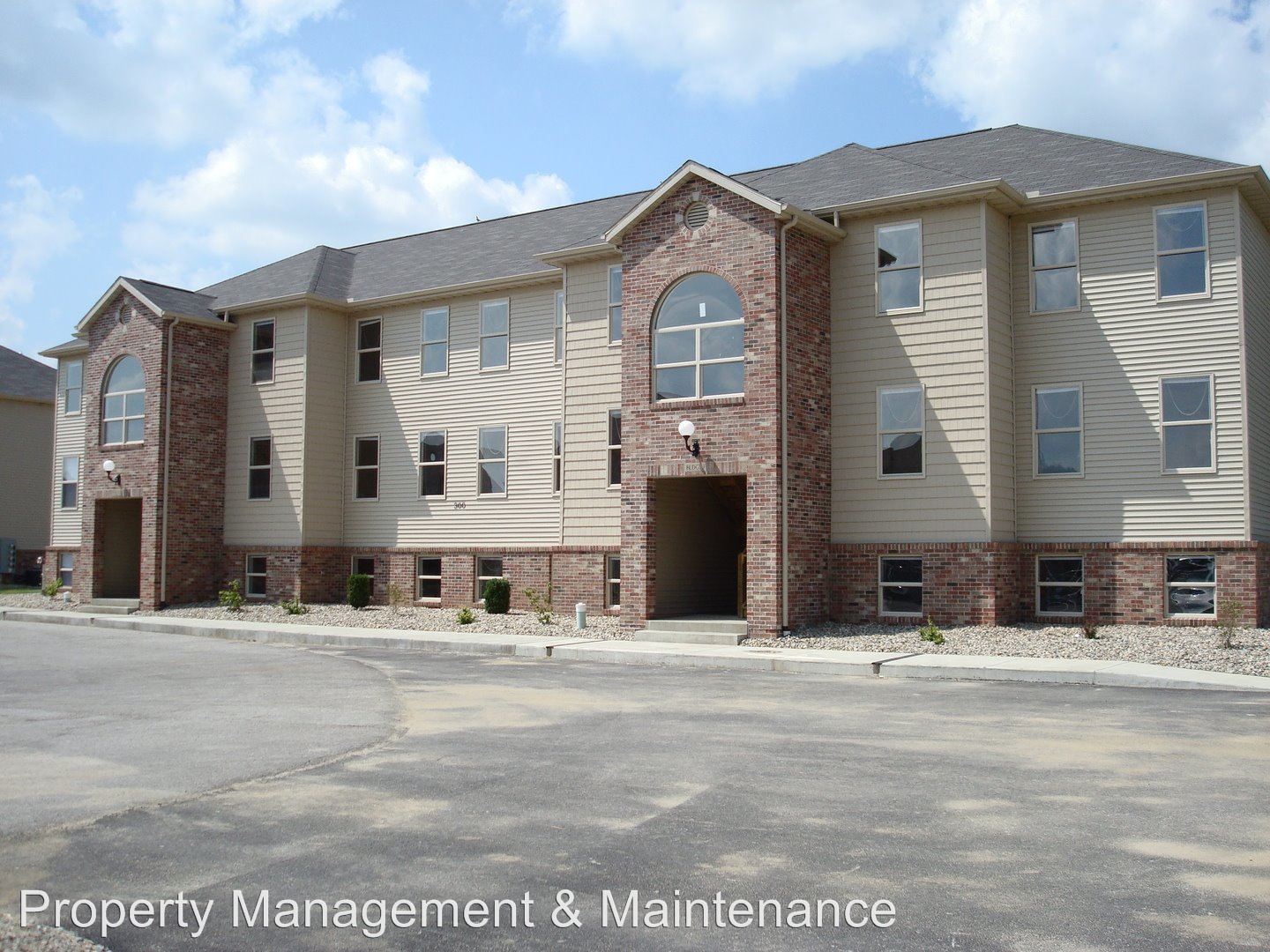 Lakeland Villa Apts exterio
