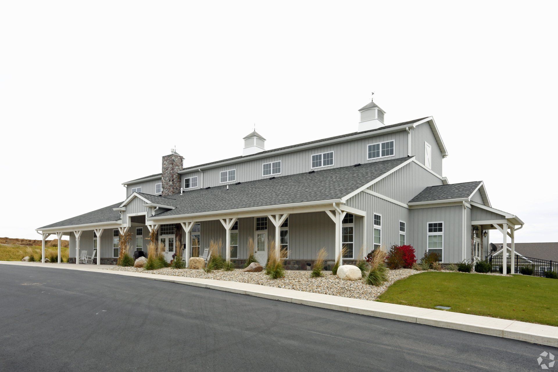 Tippe River Downs Exterior